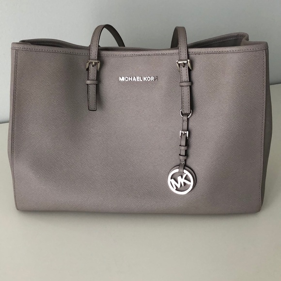 Michael Kors Handbags - Michael Kors Jet Set Saffiano Leather Tote Bag